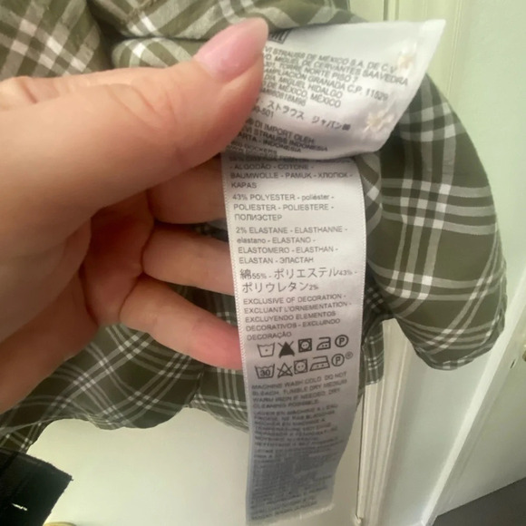 Classic Fit Green Plaid Men’s Dockers Button Up - Size Medium - Picture 4 of 5